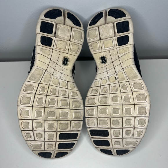 Nike Free 5.0 Running Shoes - Picture 5 of 6